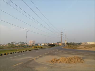 DHA Phase 4 KK 10-Marla VIP Location Investment Price Deal