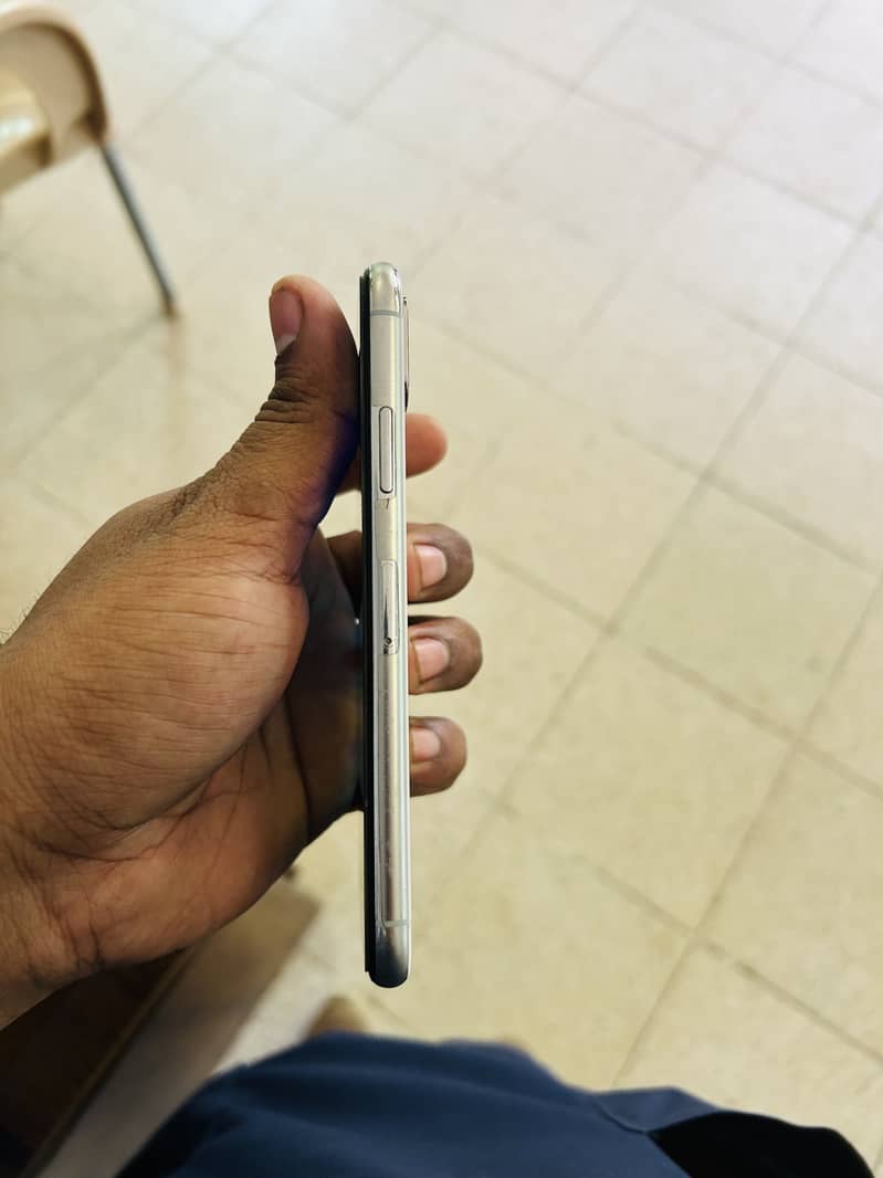 Apple iPhone X 2