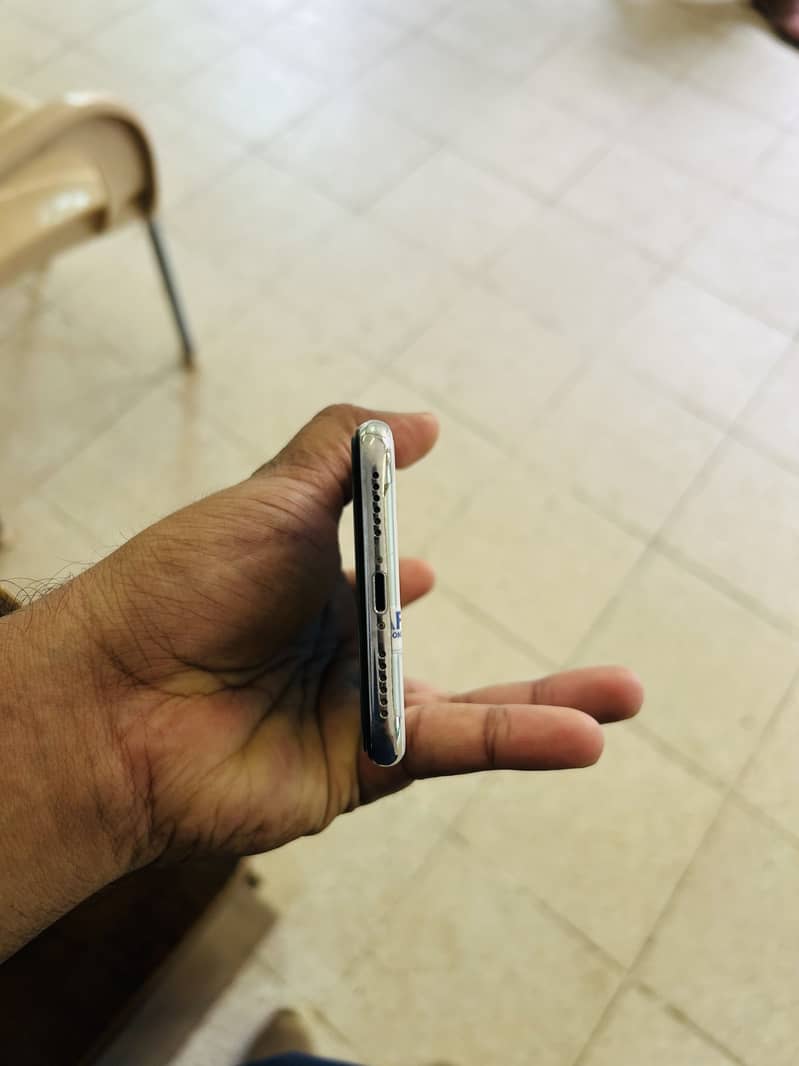 Apple iPhone X 12