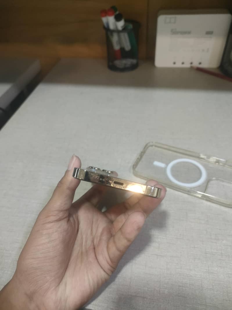 Apple iPhone 13 Pro 1