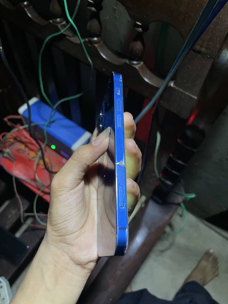 Apple iPhone 12 0