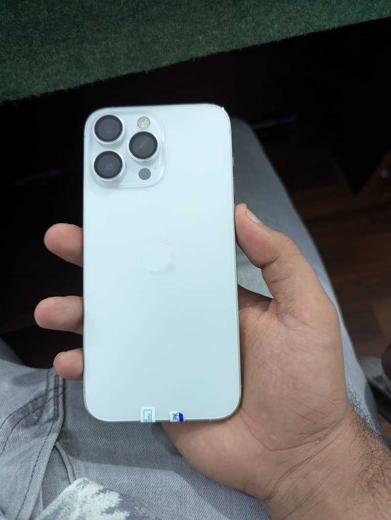 Apple iPhone 14 Pro Max 0