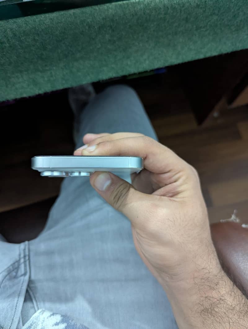 Apple iPhone 14 Pro Max 4