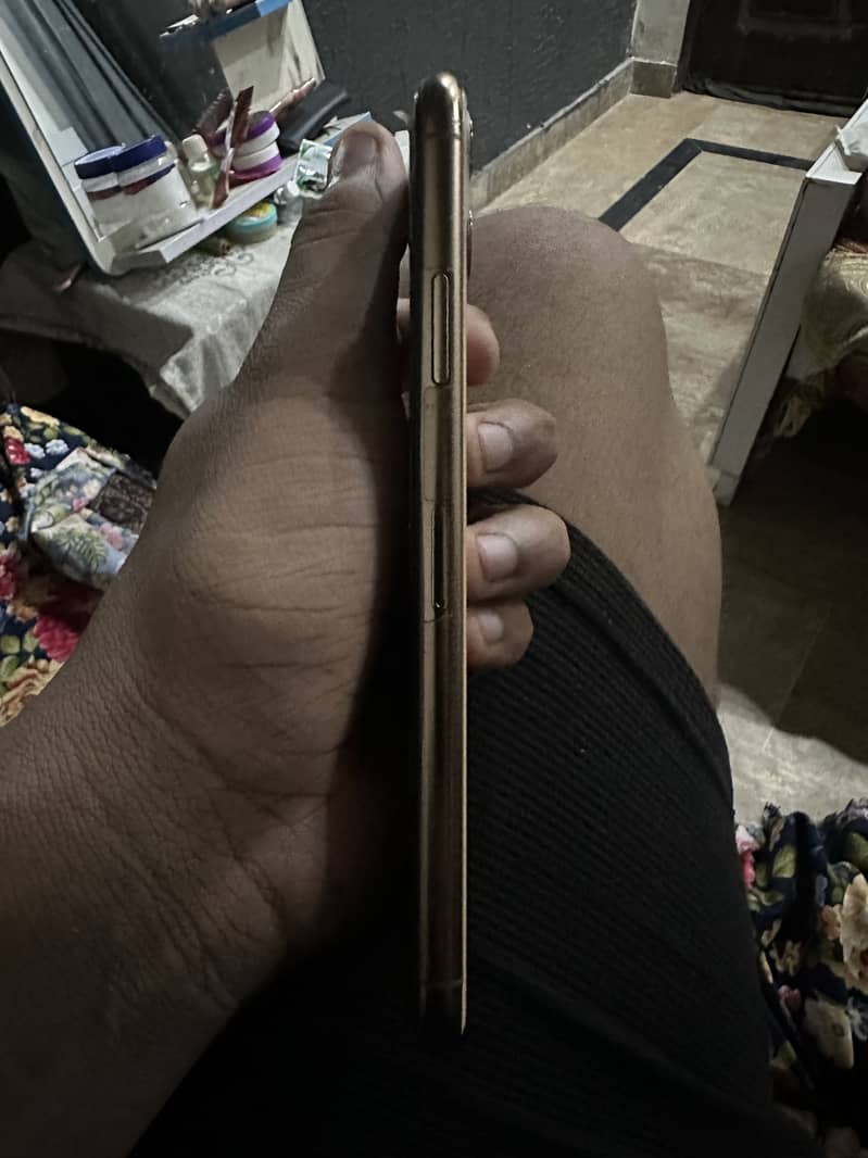 Apple iPhone 11 3
