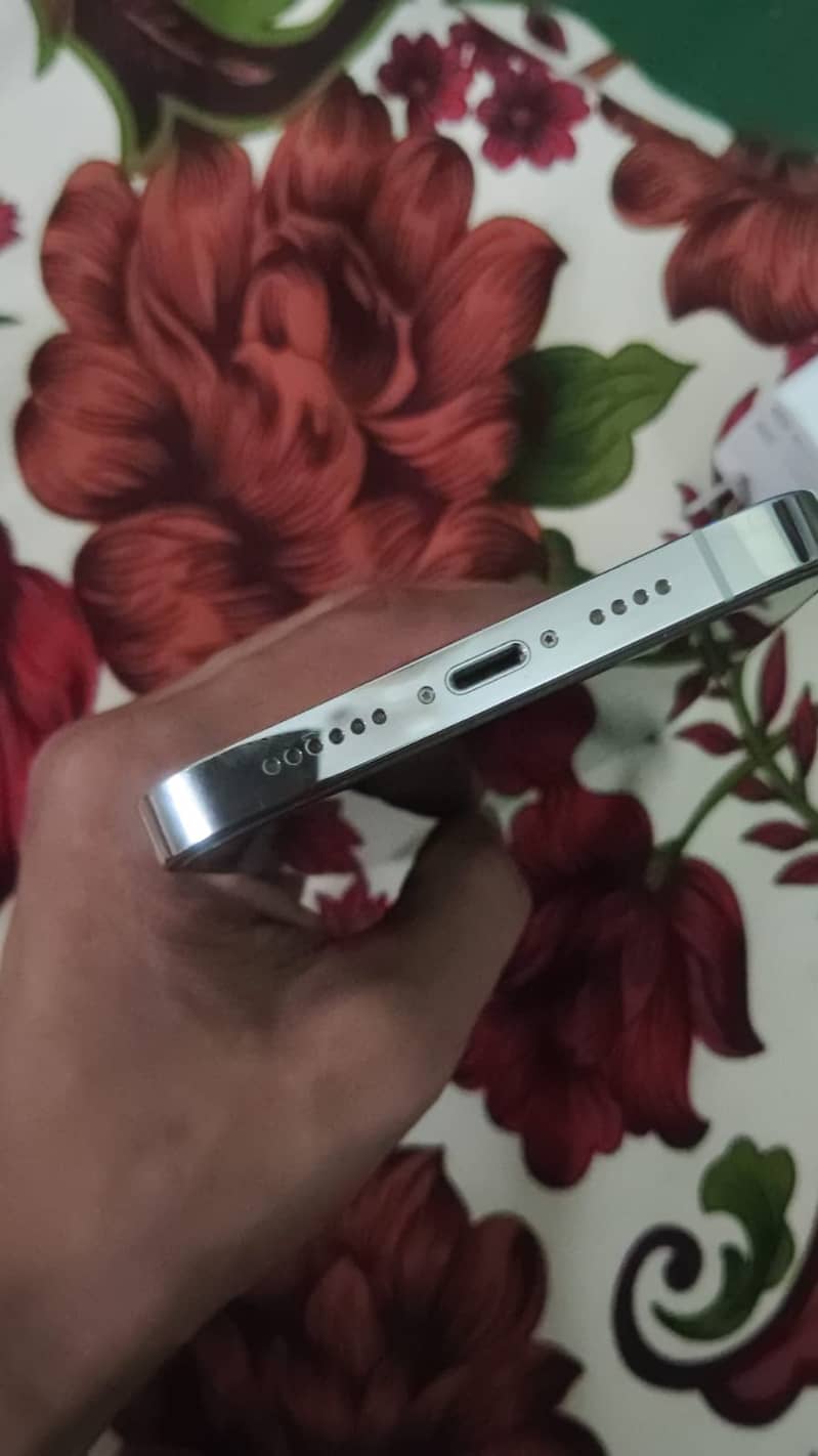 Apple iPhone 14 Pro Max 5