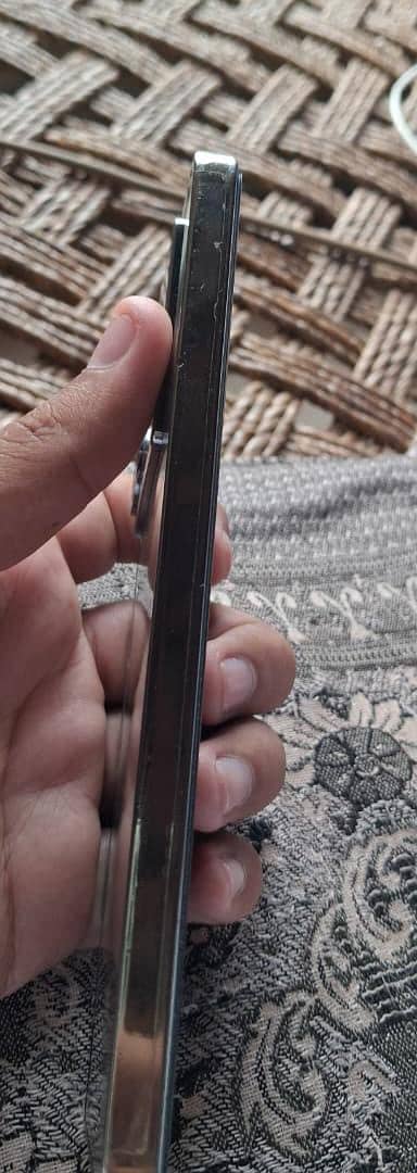 Infinix Note 40 4