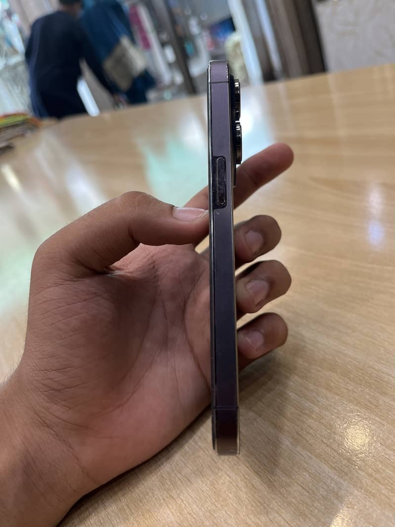 Apple iPhone 14 Pro 1