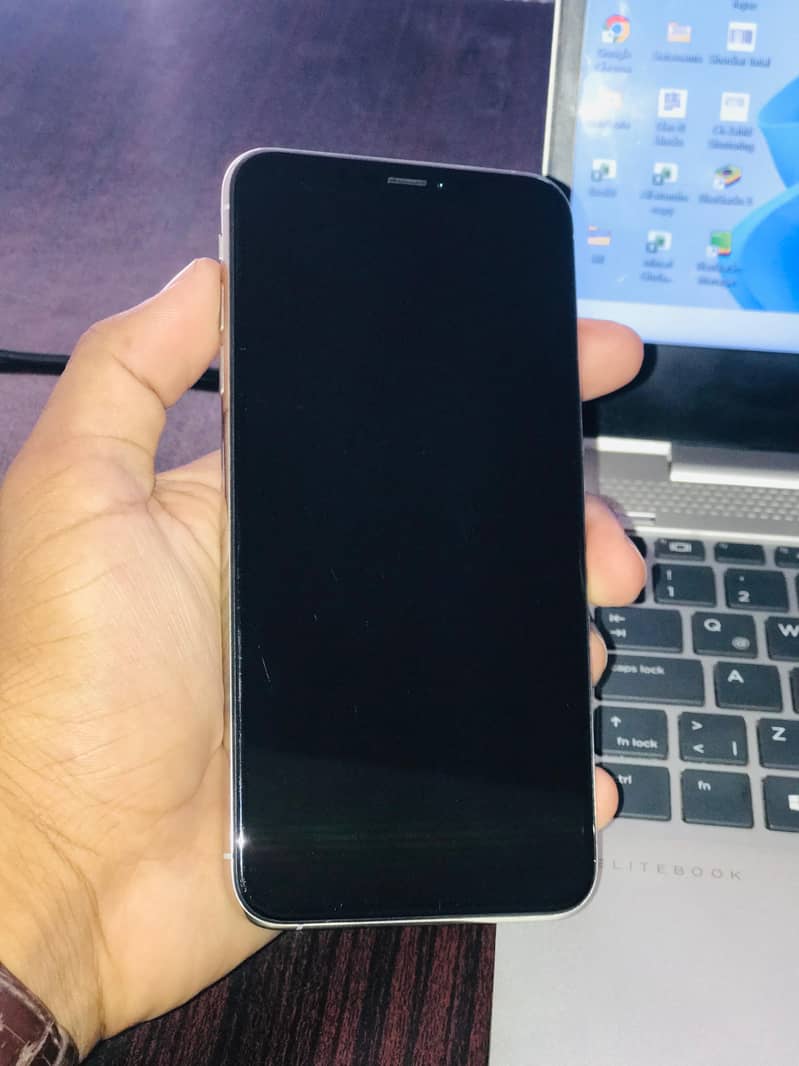 Apple iPhone XS Max 2