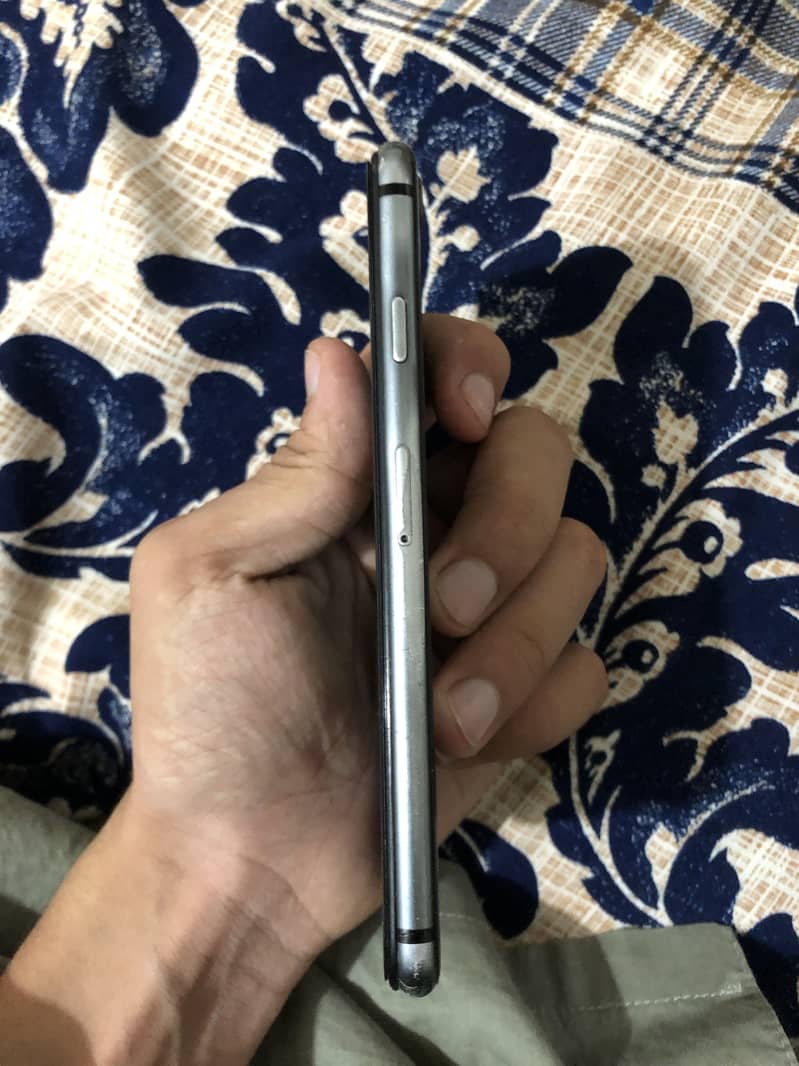 Apple iPhone 8 3