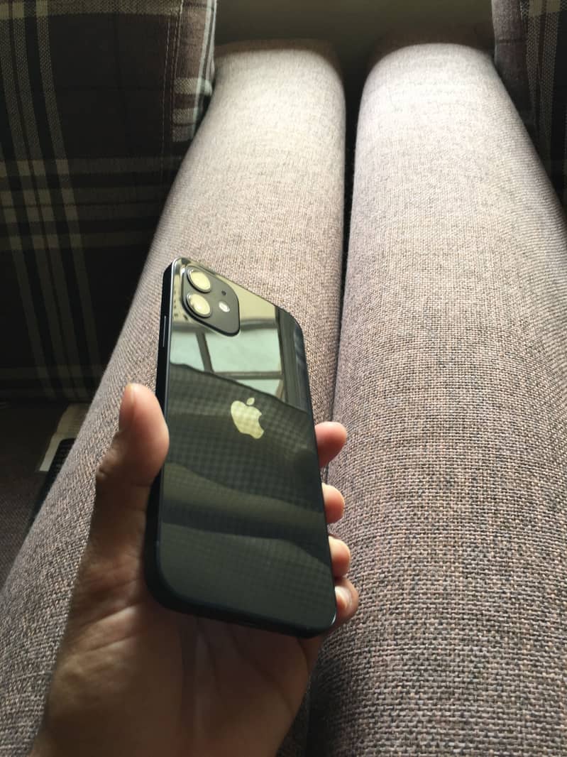 iPhone 12 3