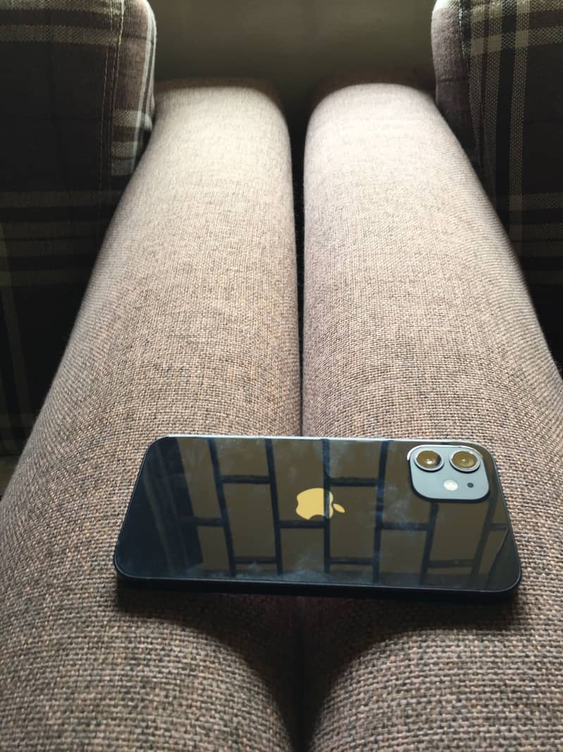 iPhone 12 4