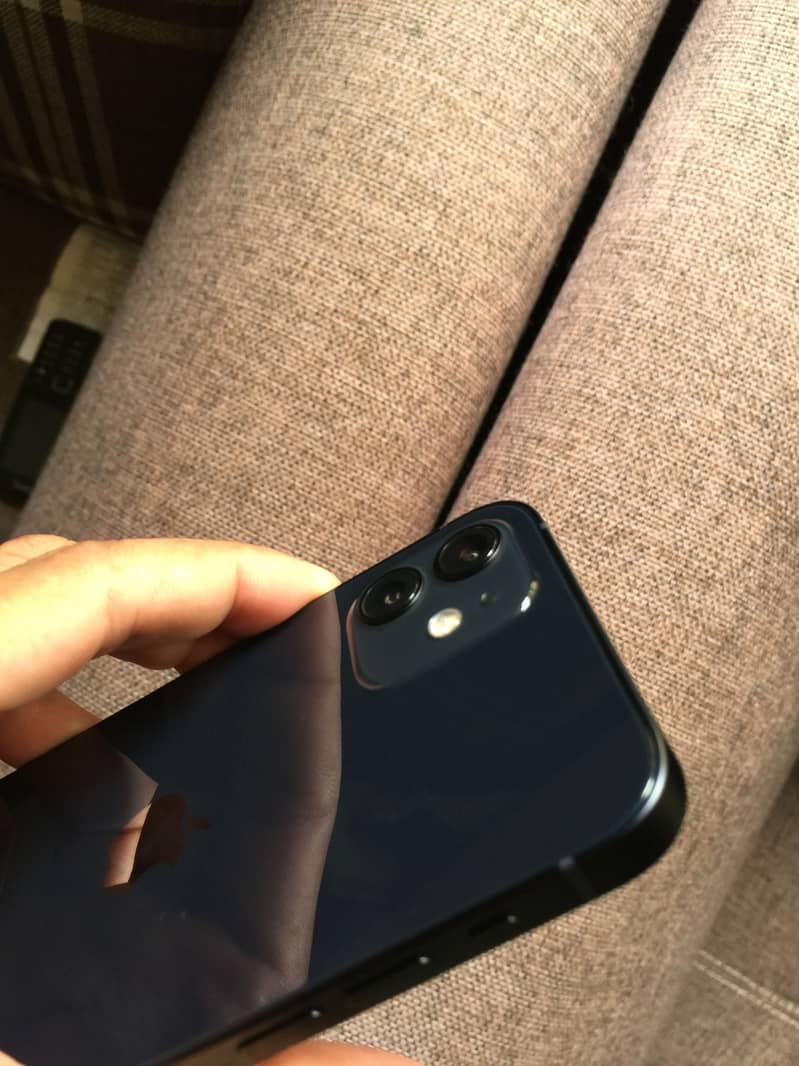 iPhone 12 7