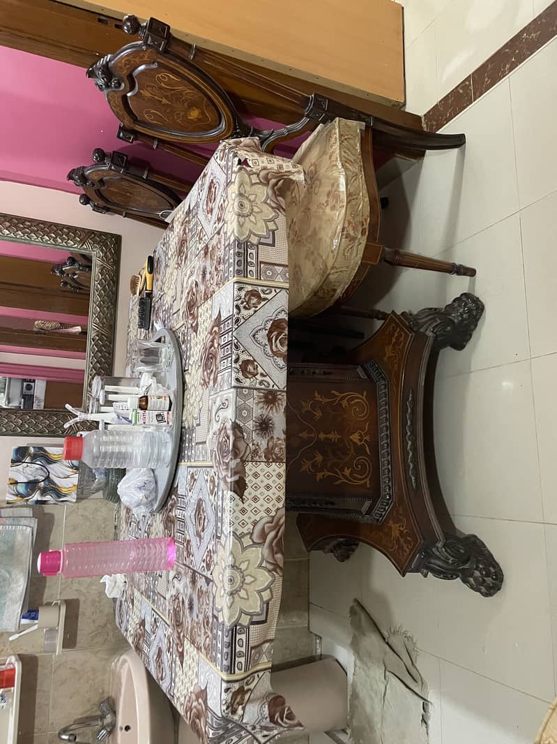 4 seater dining table 0