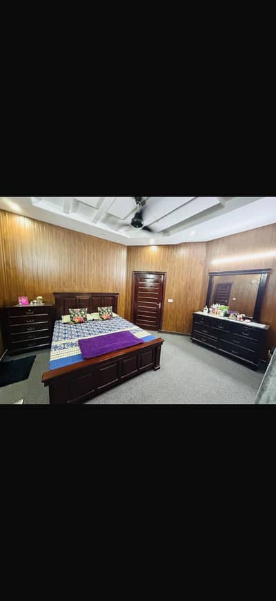 Queen size bed