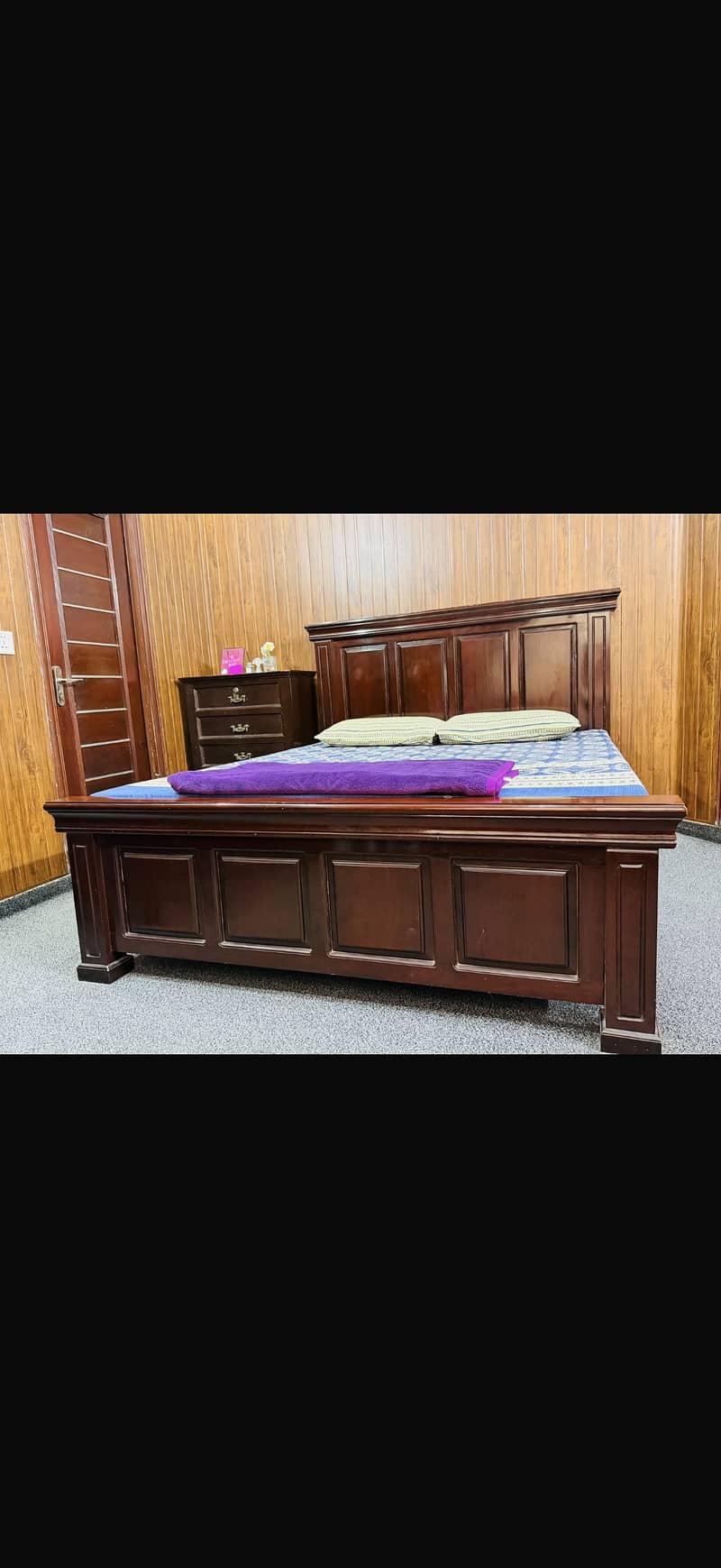 Queen size bed 5