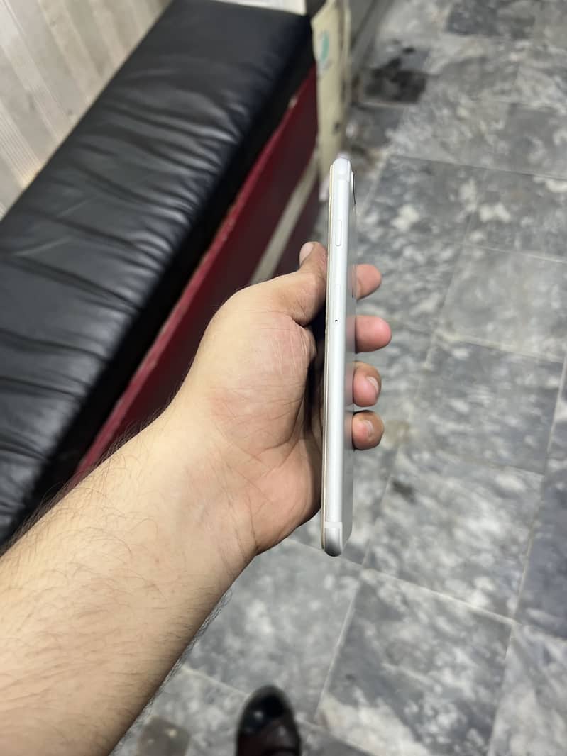 Apple iPhone 7 Plus 3