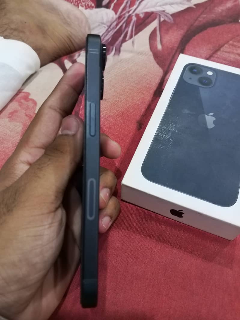 Apple iPhone 13 1