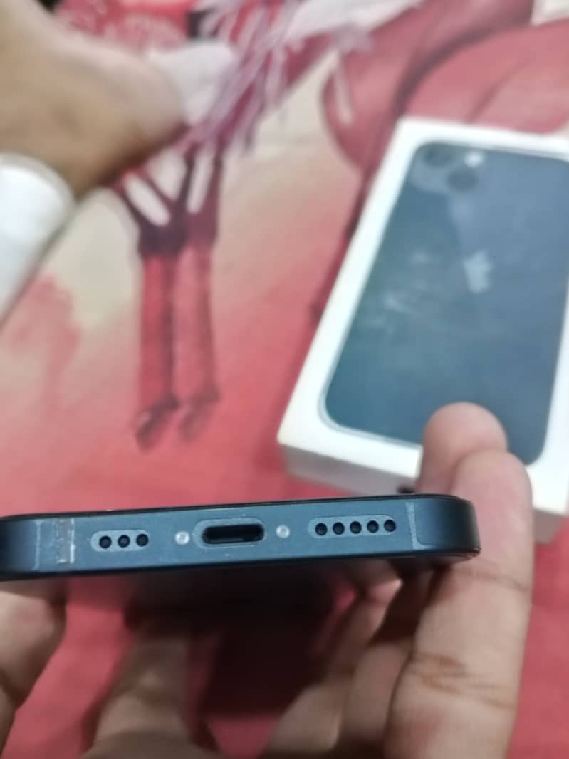 Apple iPhone 13 2