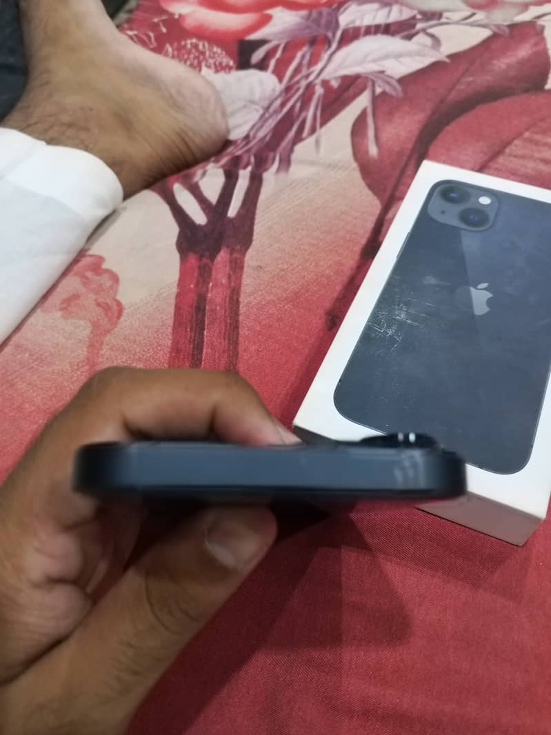 Apple iPhone 13 3