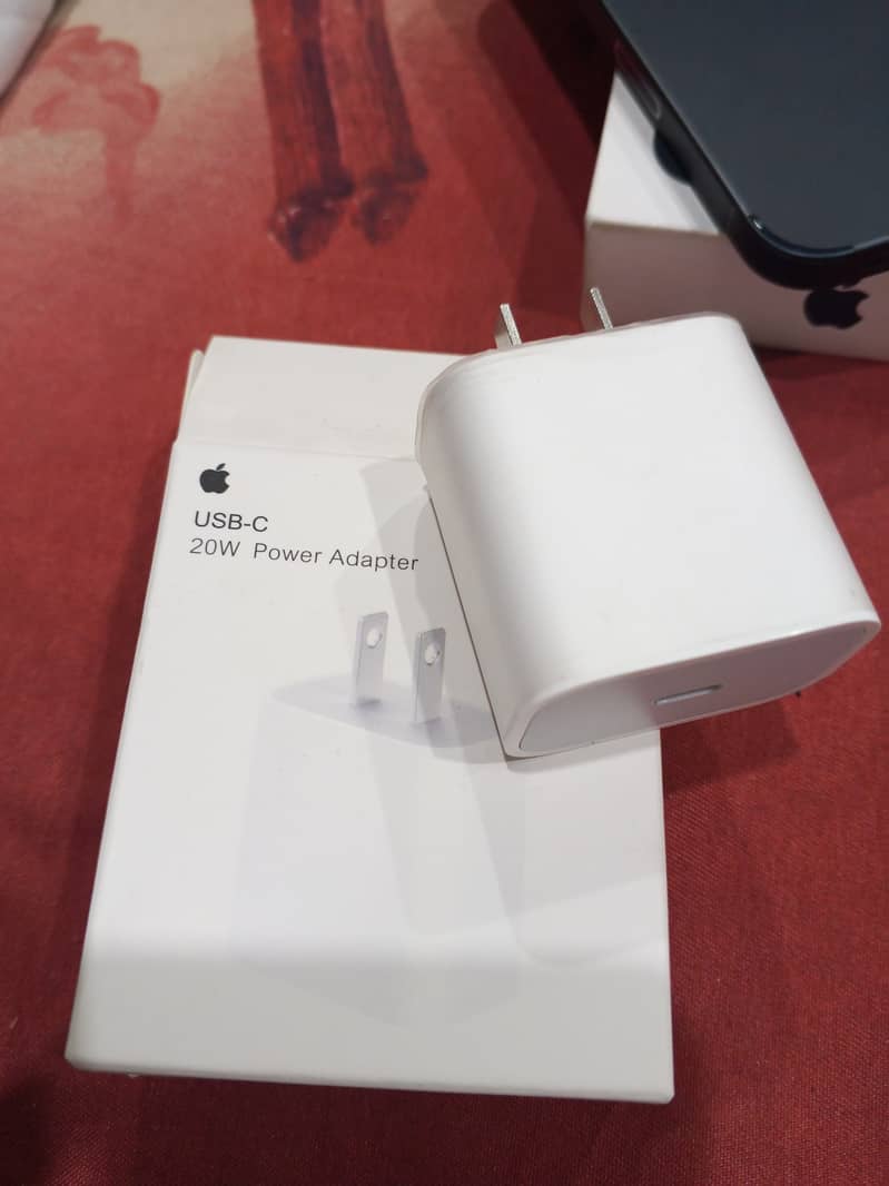 Apple iPhone 13 11