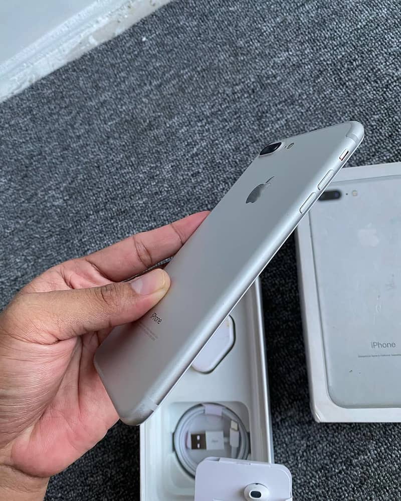 Apple iPhone 7 Plus 4