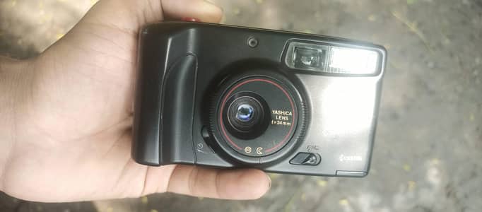 Vintage Yashica MG-2 Auto Flash 35mm  Film Camera