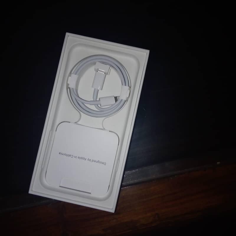 Apple iPhone SE [3rd Generation] 3