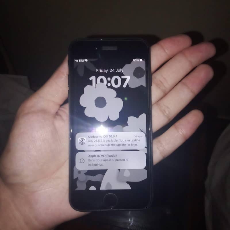 Apple iPhone SE [3rd Generation] 5