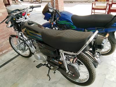 Honda CG 125 bike 2026 model only 01 month used is for sale