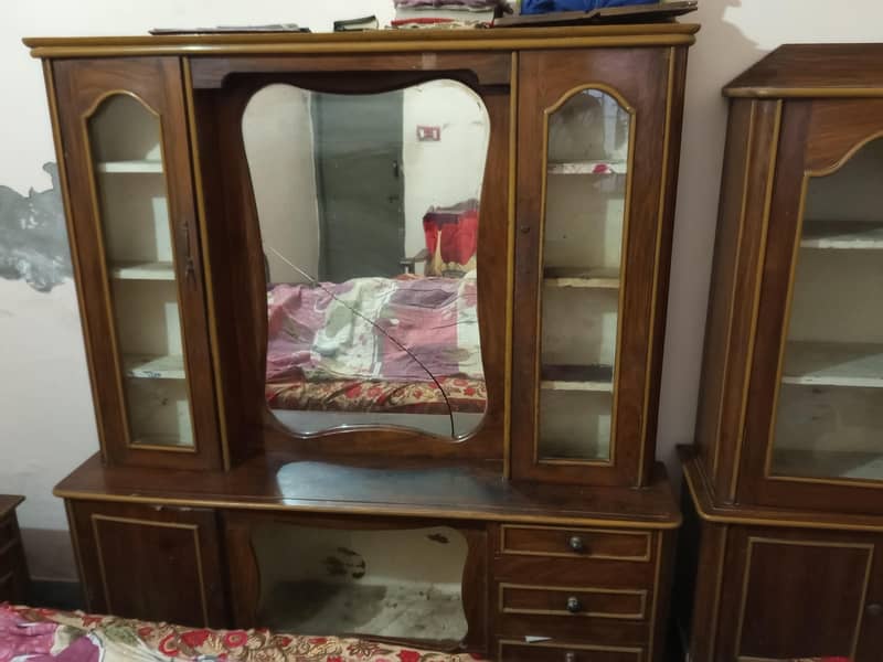 Dressing table 0