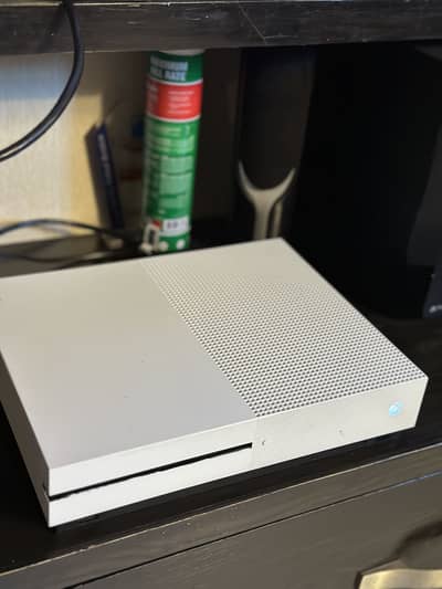 X box one S white color 500gb
