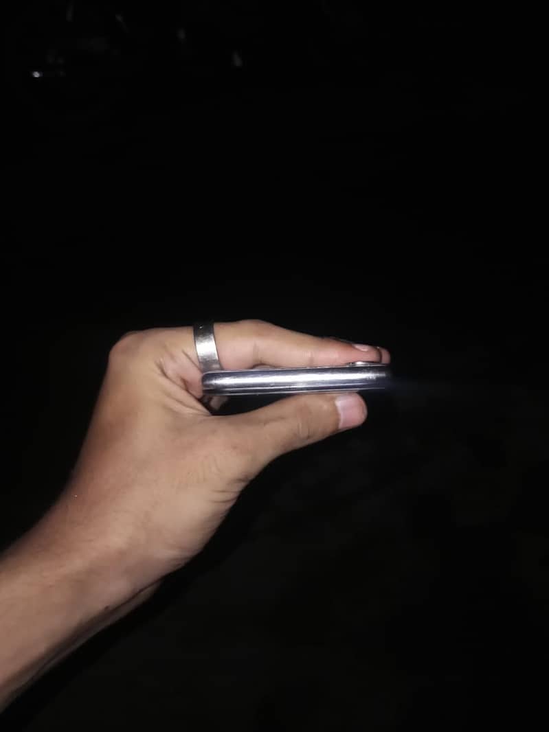 Apple iPhone X 4