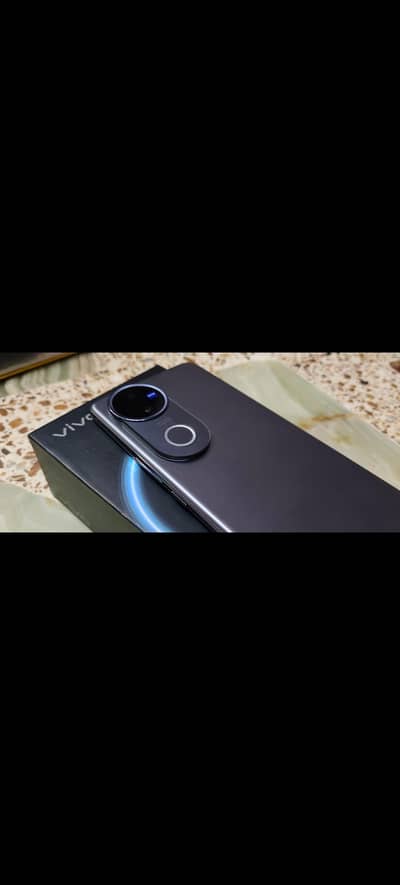 Vivo V50