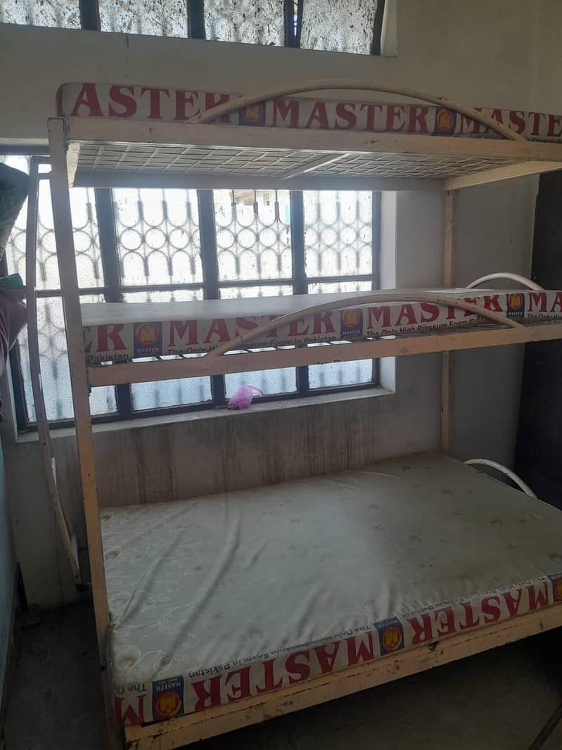 triple bed 0
