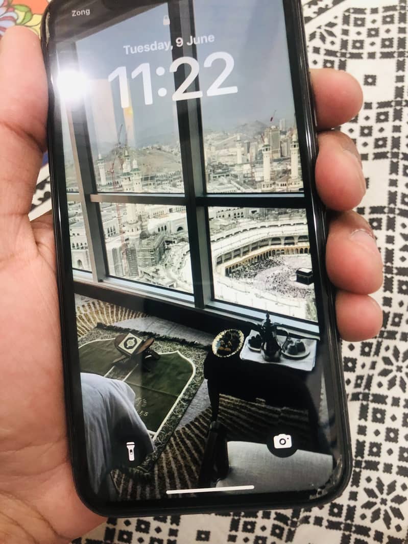 Apple iPhone 11 0