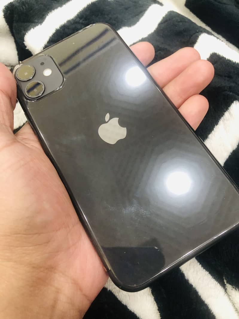 Apple iPhone 11 4