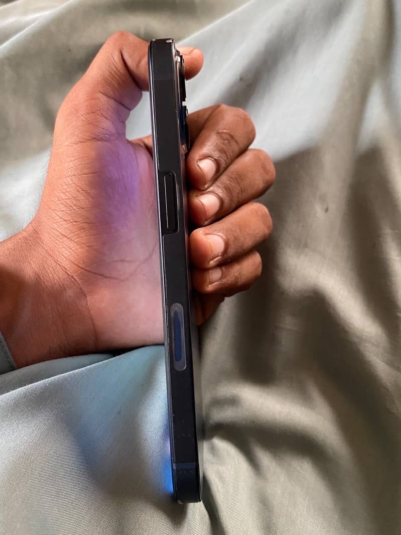 Apple iPhone 13 3