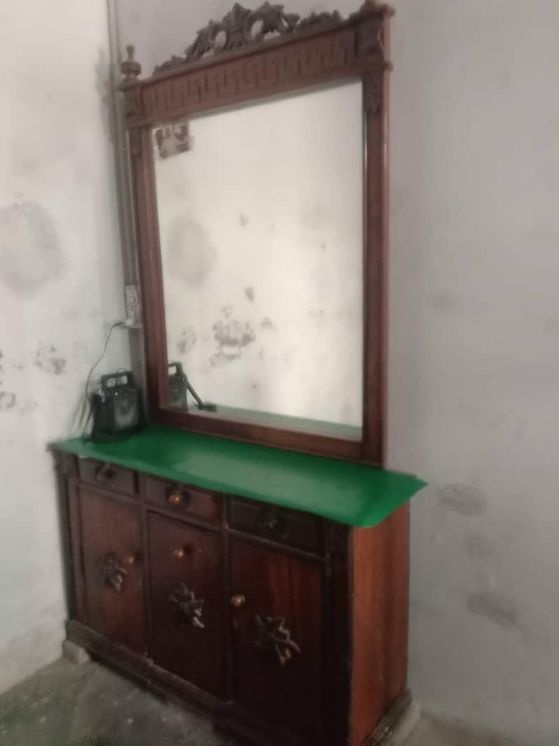 Double Bed , Dressing Table 3