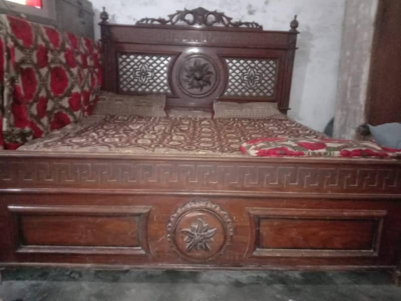 Double Bed , Dressing Table 4