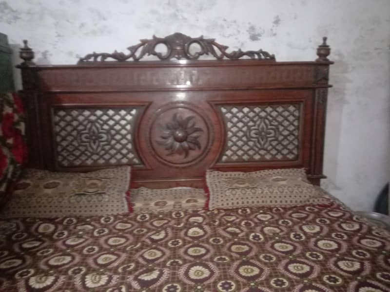 Double Bed , Dressing Table 5