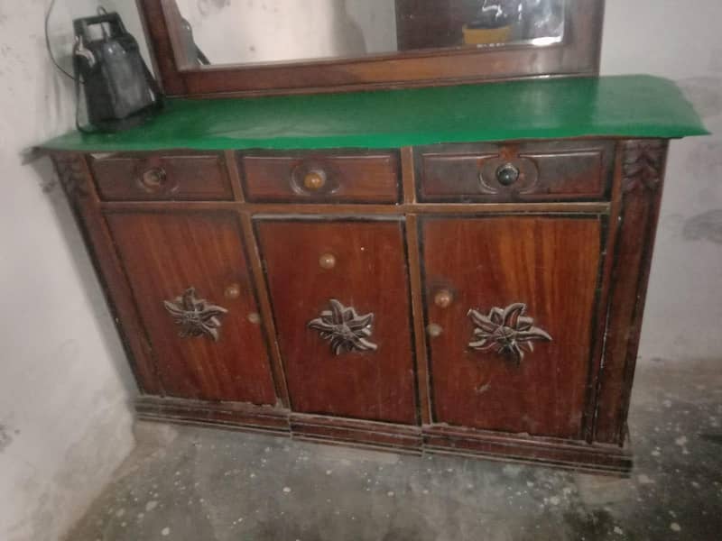 Double Bed , Dressing Table 6