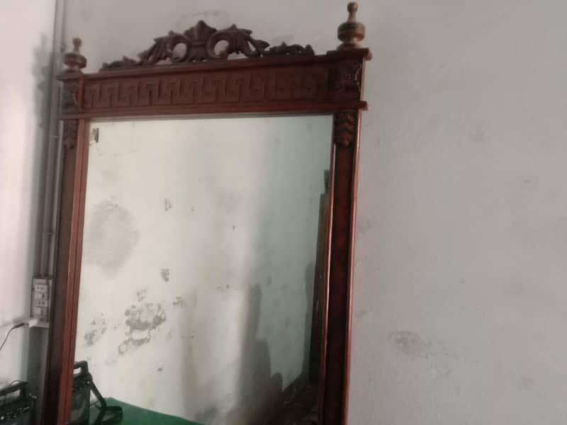 Double Bed , Dressing Table 7