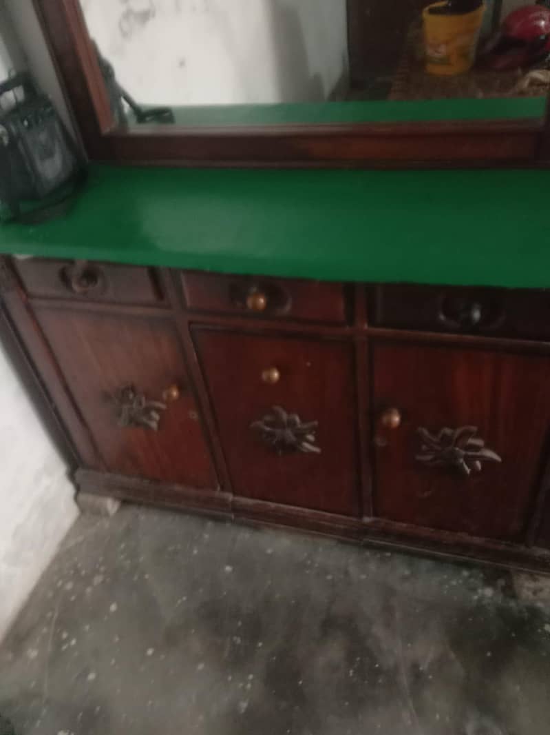 Double Bed , Dressing Table 8