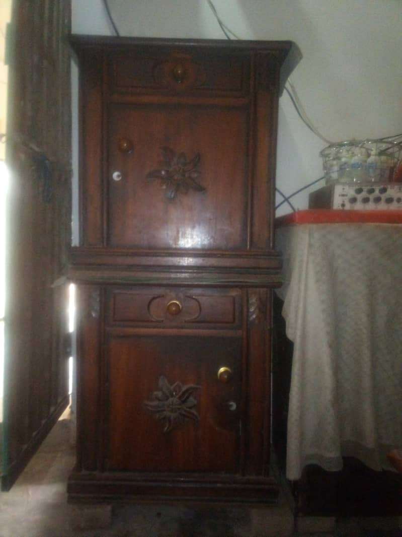 Double Bed , Dressing Table 9