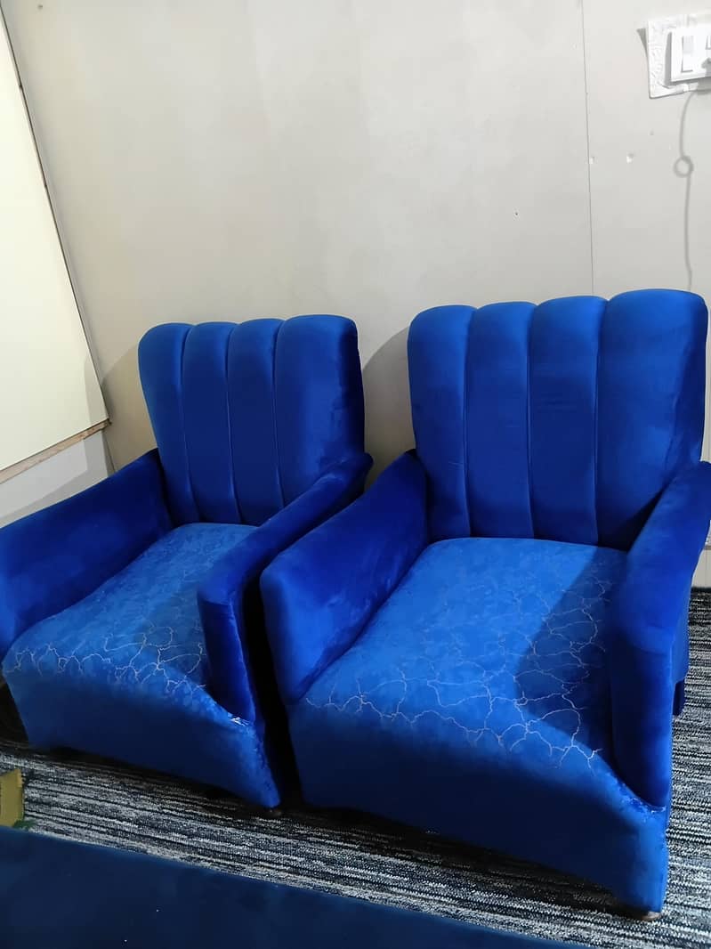 Sofa  2 chairs 1