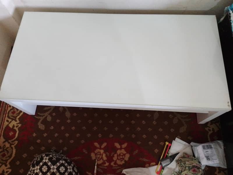 Modern white table 0