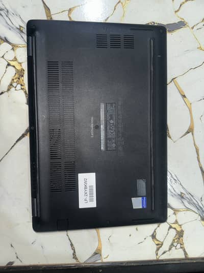 DELL latitude 5300