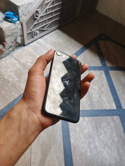 Apple iPhone SE
