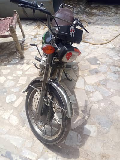 Honda 125 15/16, model condition apka samna ha urgent for sale