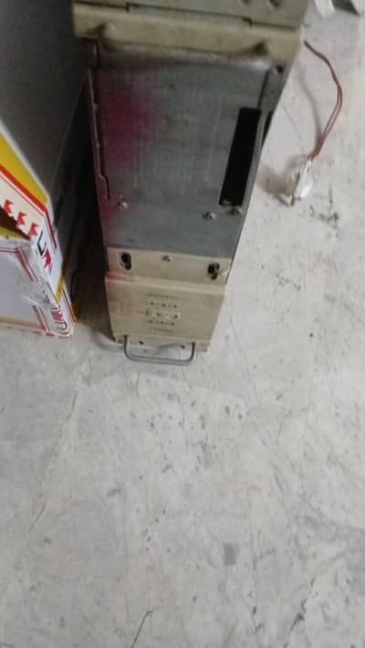 APC Smart-UPS 2200VA Pure Sine Wave with 4 Brand New Volta Batteries